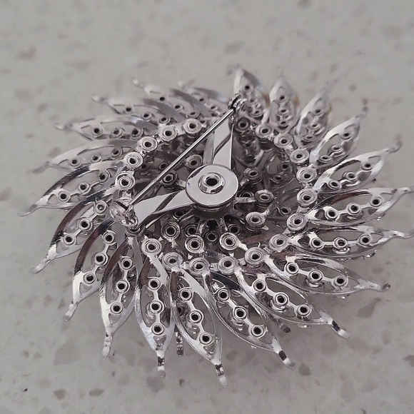 Large Sunburst Pinwheel Rhinestone Brooch - Picture 4 of 5